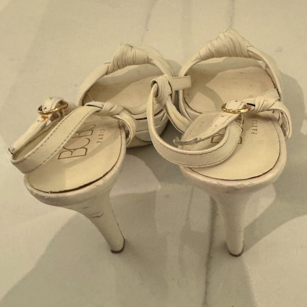 BCBG Ivory Sandals size 8.5